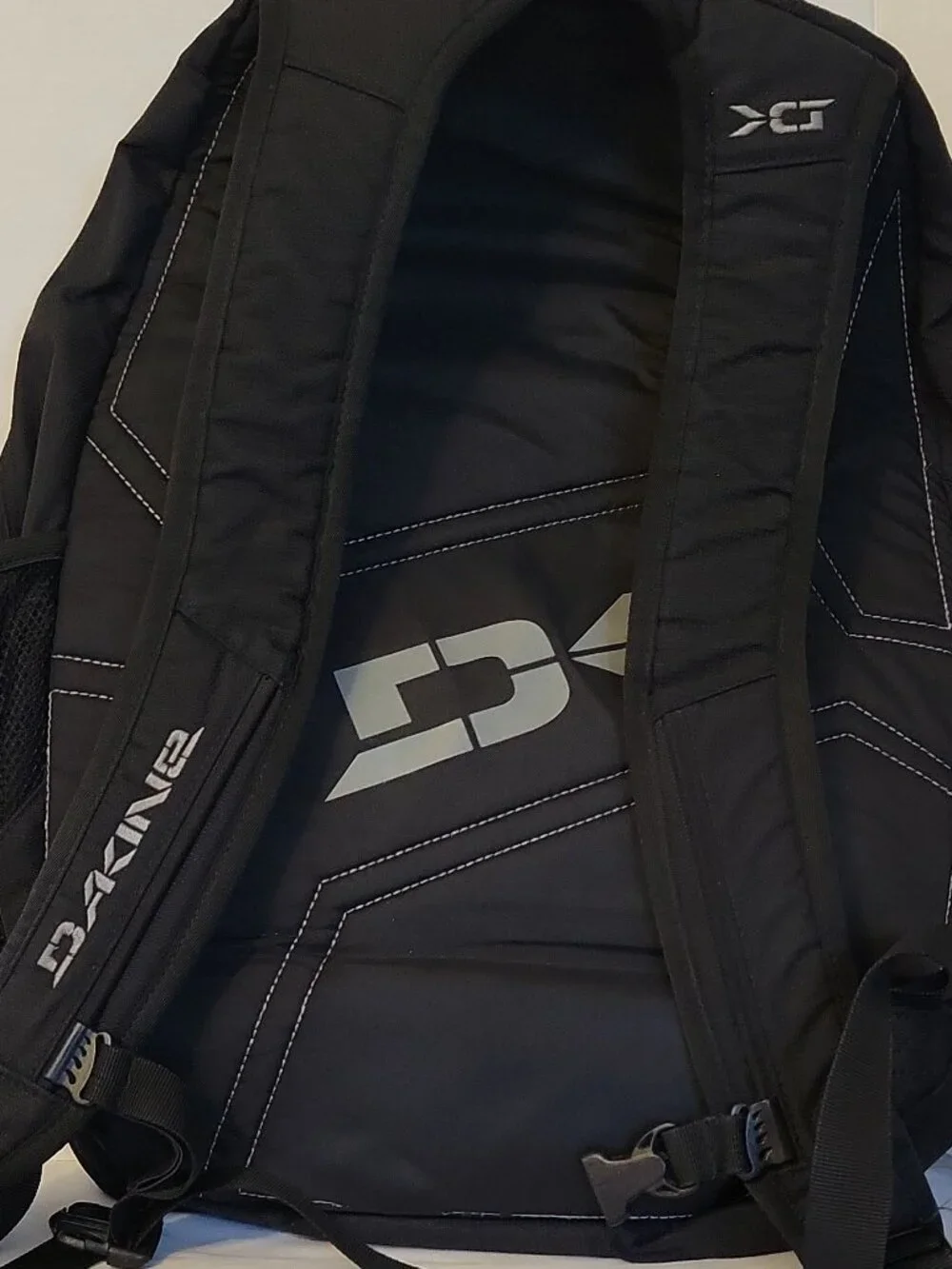 Dakine backpack, black unisex adults, large, padded, adjustable straps, pockets